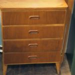 213 1518 CHEST OF DRAWERS